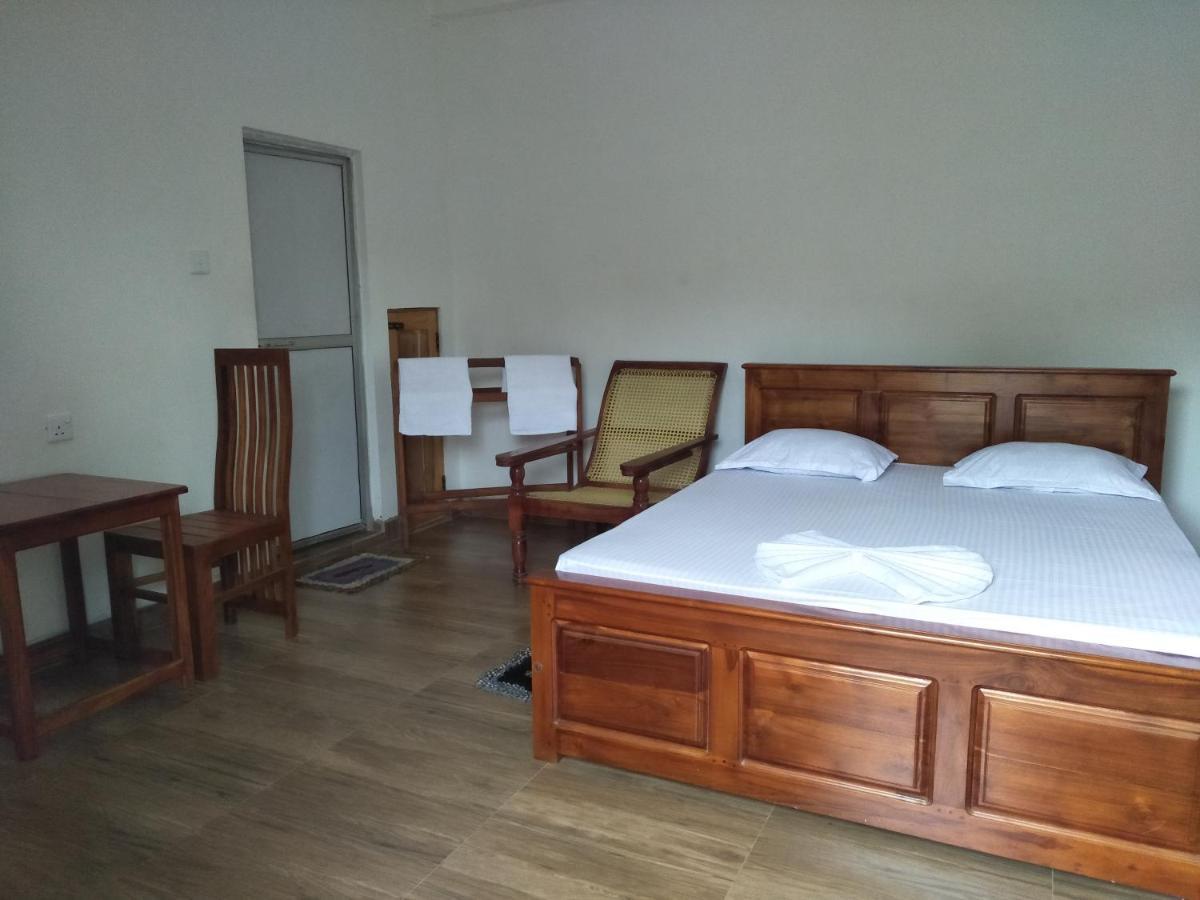 אלה Green Cage Hotel & Restaurant מראה חיצוני תמונה